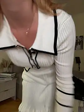 SugarDanger Adlı Modelin Canlı XXX Sohbeti