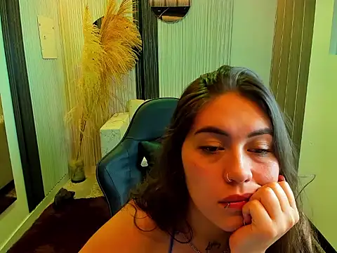 Alaana69n Live XXX chat