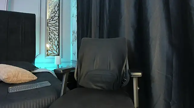 adrian_black86306 Chat XXX in diretta