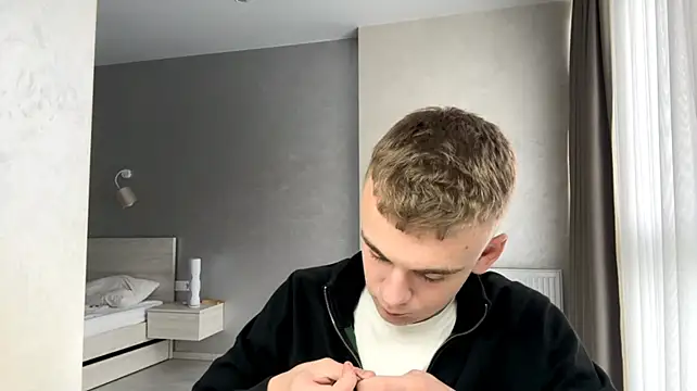 SoloFury 라이브 XXX 채팅