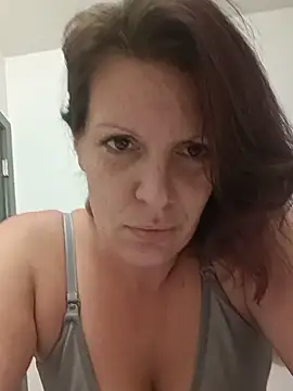 DeziBaby1087 Chat XXX in diretta