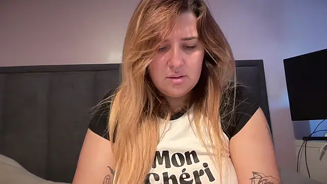 curvy_rosie69's Live XXX Chat