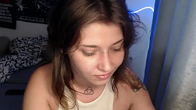 AlienforTwenty Live XXX-chat
