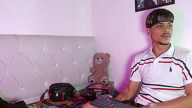 Chat +18 de Angel_foxc13 ao vivo