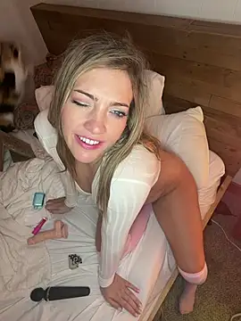 hollyharmd's Live XXX Chat