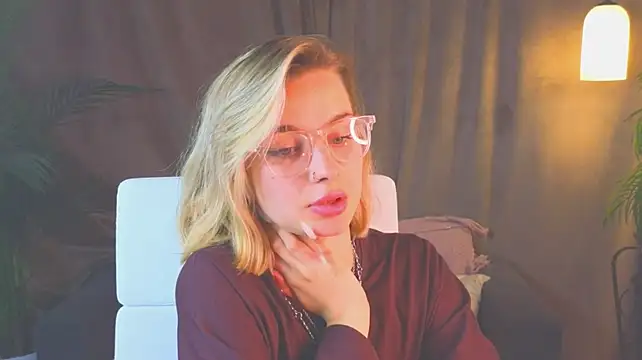 Chat XXX ao vivo de NoraMoreau