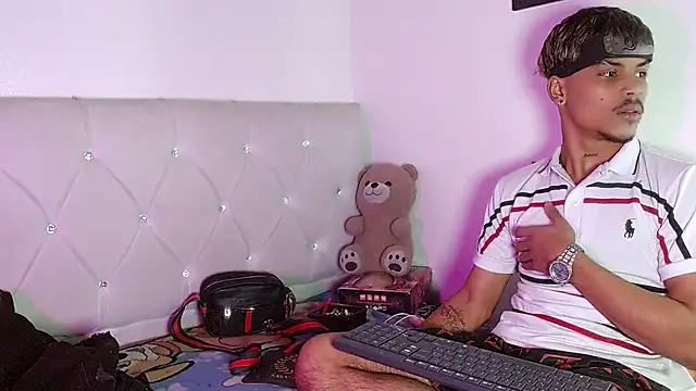 Angel_foxc13 Adlı Modelin Canlı XXX Sohbeti