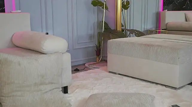 EmmaNoor Adlı Modelin Canlı XXX Sohbeti