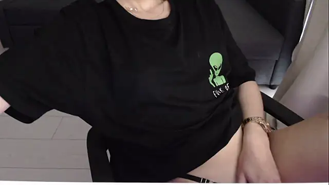 แชท XXX สดของ HitGyrl