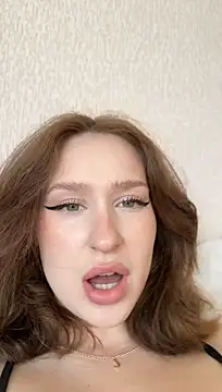 cuteeyesbaby élő XXX-chatje