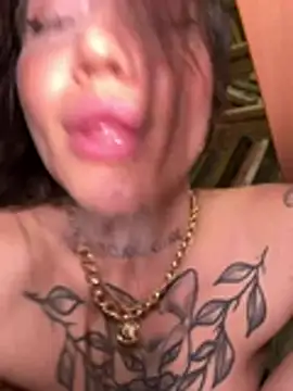 SaintSquirt live XXX chat