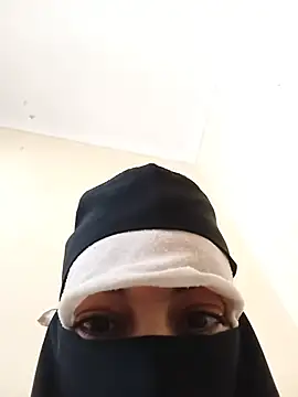 sexy__mona Adlı Modelin Canlı XXX Sohbeti