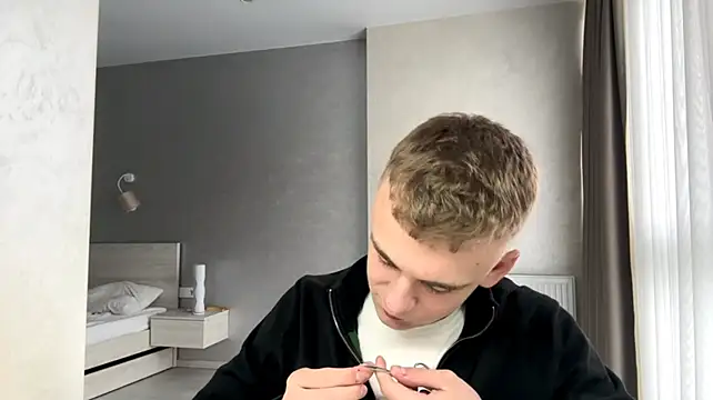 SoloFury Chat XXX live