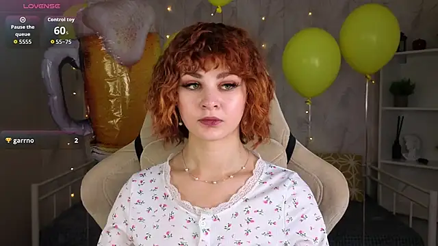 Kira__Fluffy Chat XXX live