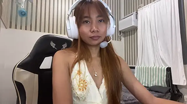 PiaSwida's Live XXX Chat
