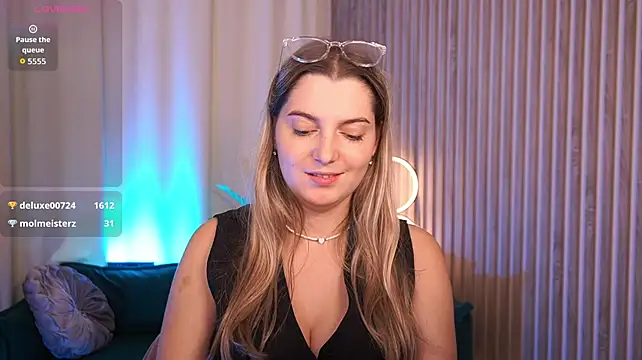 LucreciaStorm – Live XXX-chat