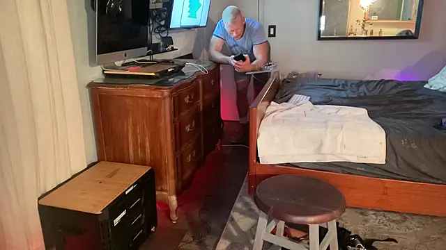 FitStacheDaddy Live XXX Chat