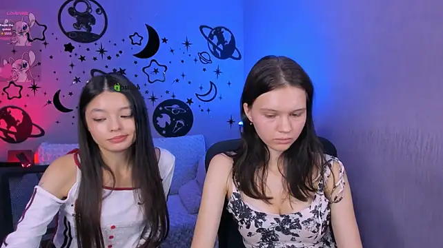 Chat +18 de itscharlliee ao vivo