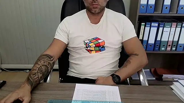 Evasionee Chat XXX in diretta
