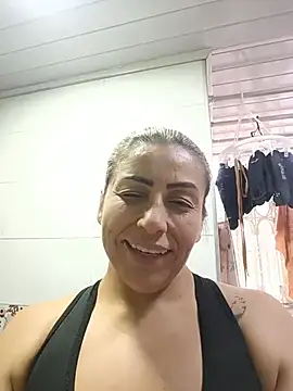 maynor_1998's Live XXX Chat