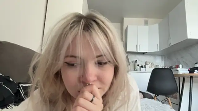 XXX chat uživo modela KatheScale
