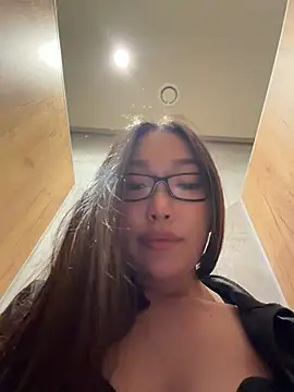trytomakememoam Chat XXX in diretta