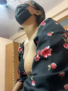 Pokazy przed kamerką – Yourbabyy699