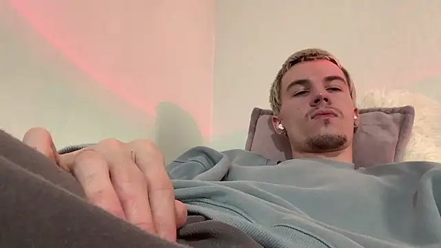 Jeremy1Scott élő XXX-chatje