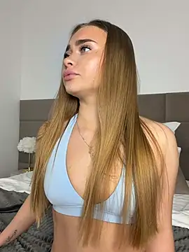 XXX chat uživo modela MonicaWestt