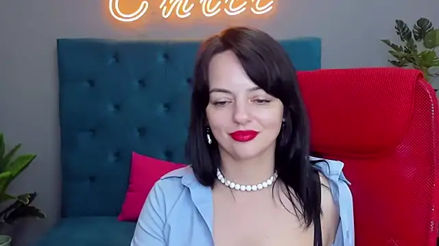 BellaRowan Adlı Modelin Canlı XXX Sohbeti