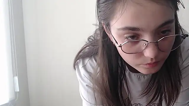 Sun_Shine__ Adlı Modelin Canlı XXX Sohbeti
