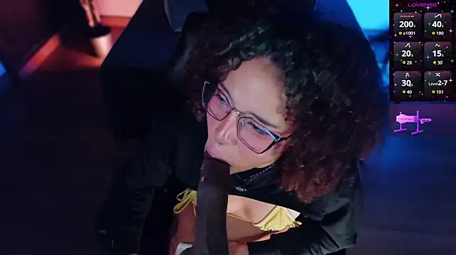 Chat +18 de emmanakamura ao vivo