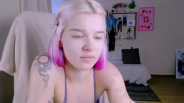 Hot_Blonda Adlı Modelin Canlı XXX Sohbeti