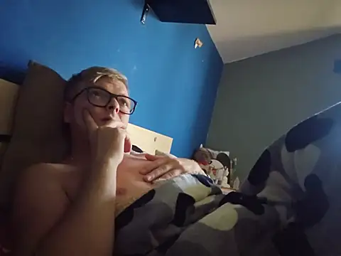 blondeboy92 即時 XXX 聊天