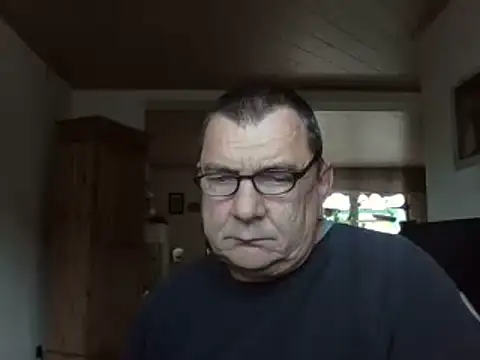 XXX chat uživo modela Nobbie444