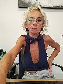Chat +18 de clarabell4 ao vivo