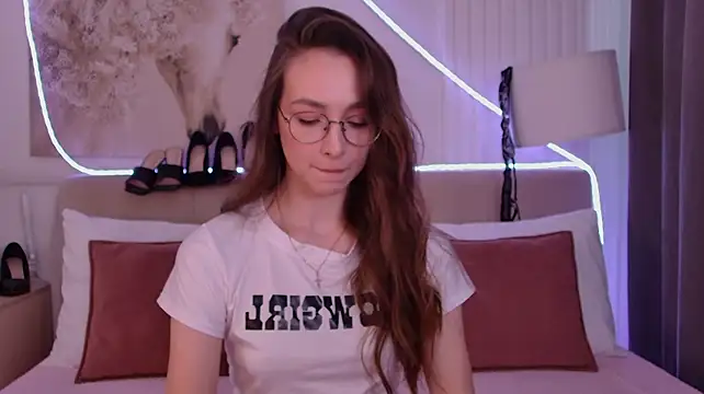 Živý XXX chat Emily_Simon