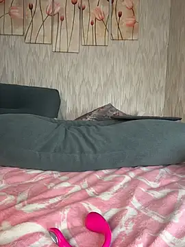 Kitty-Kelsi Adlı Modelin Canlı XXX Sohbeti