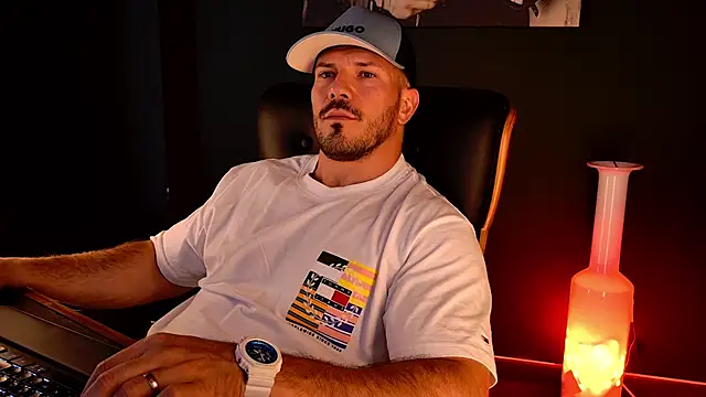 AngeloEric Chat XXX live