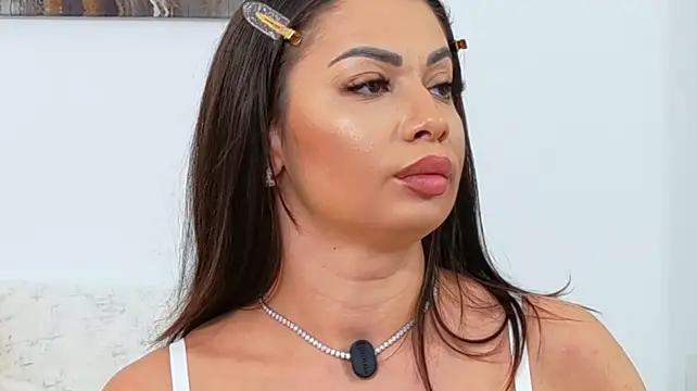 RubyLuxee Chat XXX in diretta