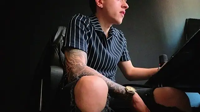 Онлайн чат XXX FelixStarkk