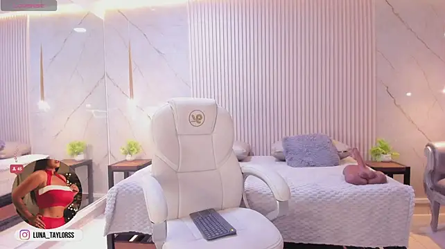 luna_taylorss 라이브 XXX 채팅