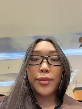 trytomakememoam Adlı Modelin Canlı XXX Sohbeti