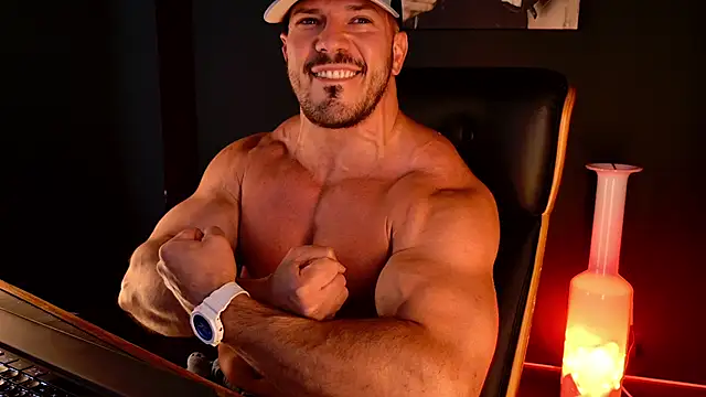 AngeloEric XXX чат на живо
