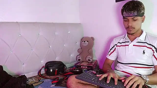 Angel_foxc13のライブXXXチャット