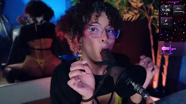 Živý XXX chat emmanakamura