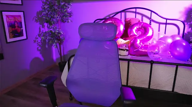 Emma_Lirys Chat XXX in diretta