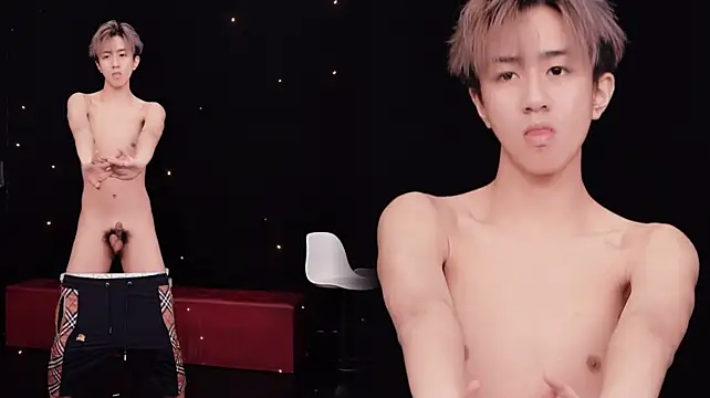 Chenyong123's Live XXX Chat