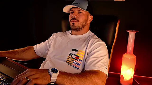 AngeloEric Adlı Modelin Canlı XXX Sohbeti