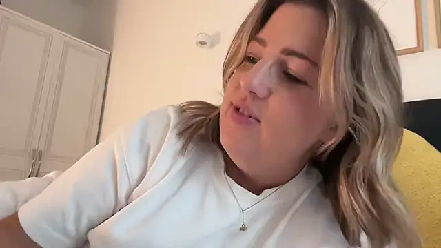 MsBelleWarick's Live XXX Chat